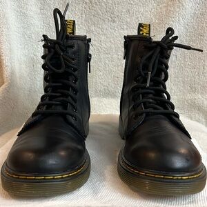 Pre Owned Dr. Martens Black Boots w/Side Zipper Size 4M Unisex/or Youth